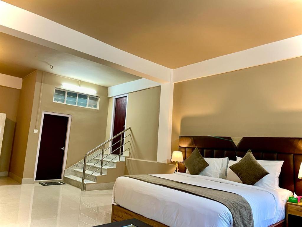 La Colline Resort Kohima Eksteriør billede